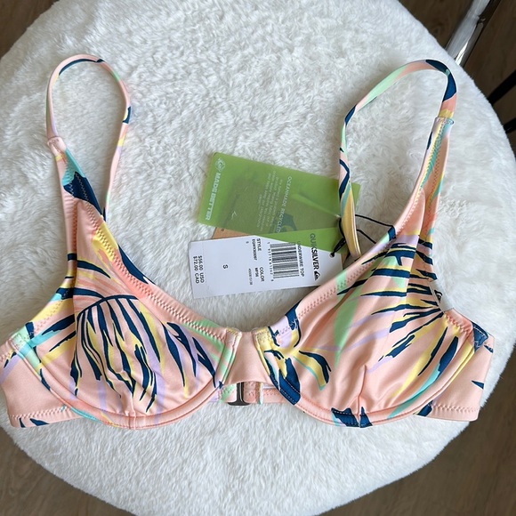 NWT Bikini Top - Picture 1 of 3